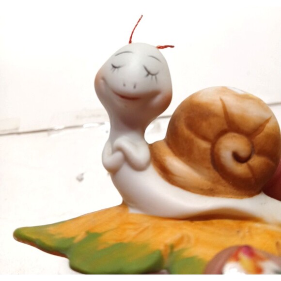 Vintage HOMCO Anthropomorphic Snail On Leaf Ceramic Figurine 8902 *FLAW - Picture 2 of 8